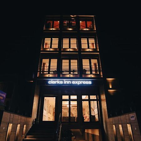 Clarks Inn Express, Dehradun Eksteriør bilde