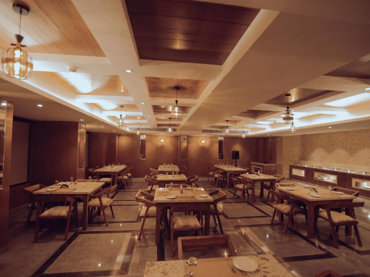 Clarks Inn Express, Dehradun Eksteriør bilde