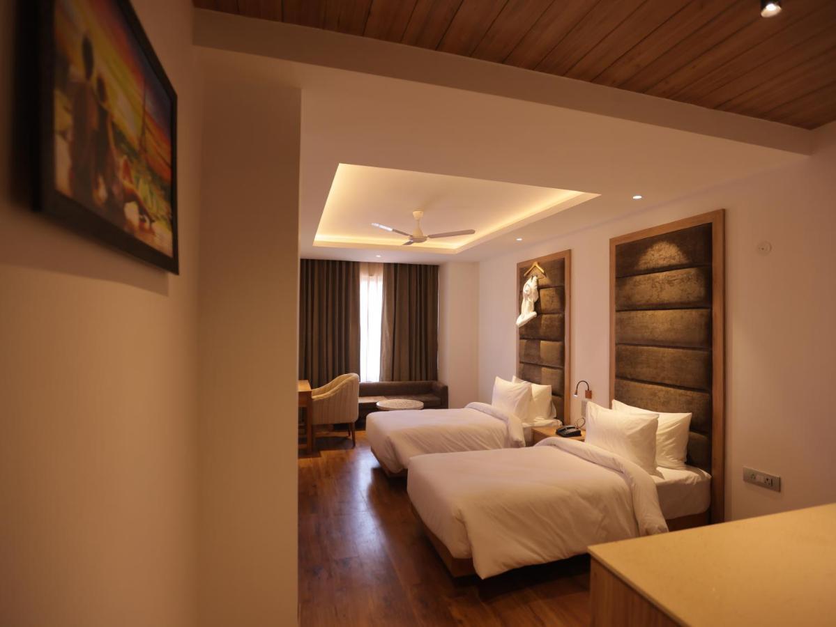 Clarks Inn Express, Dehradun Eksteriør bilde