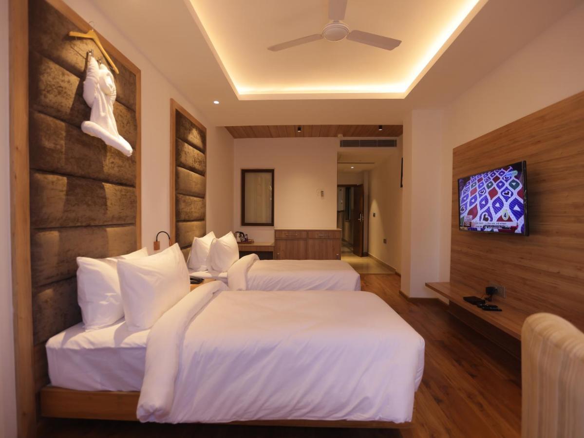 Clarks Inn Express, Dehradun Eksteriør bilde