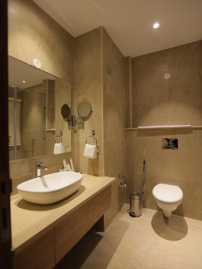 Clarks Inn Express, Dehradun Eksteriør bilde