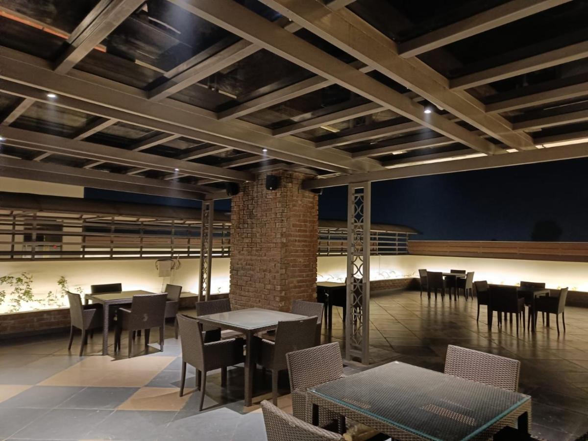 Clarks Inn Express, Dehradun Eksteriør bilde